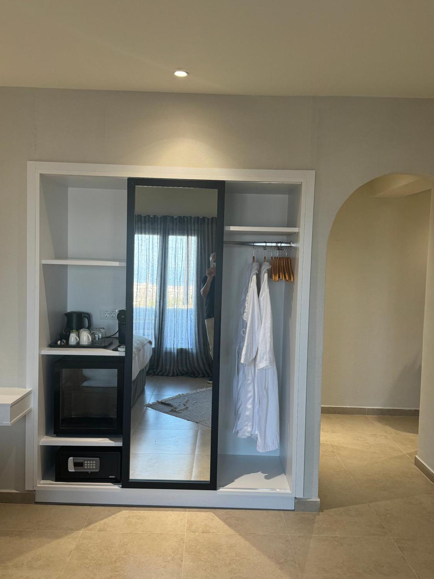 The Noverian Bios Santorini Boutique Hotel Fira  Chambre photo