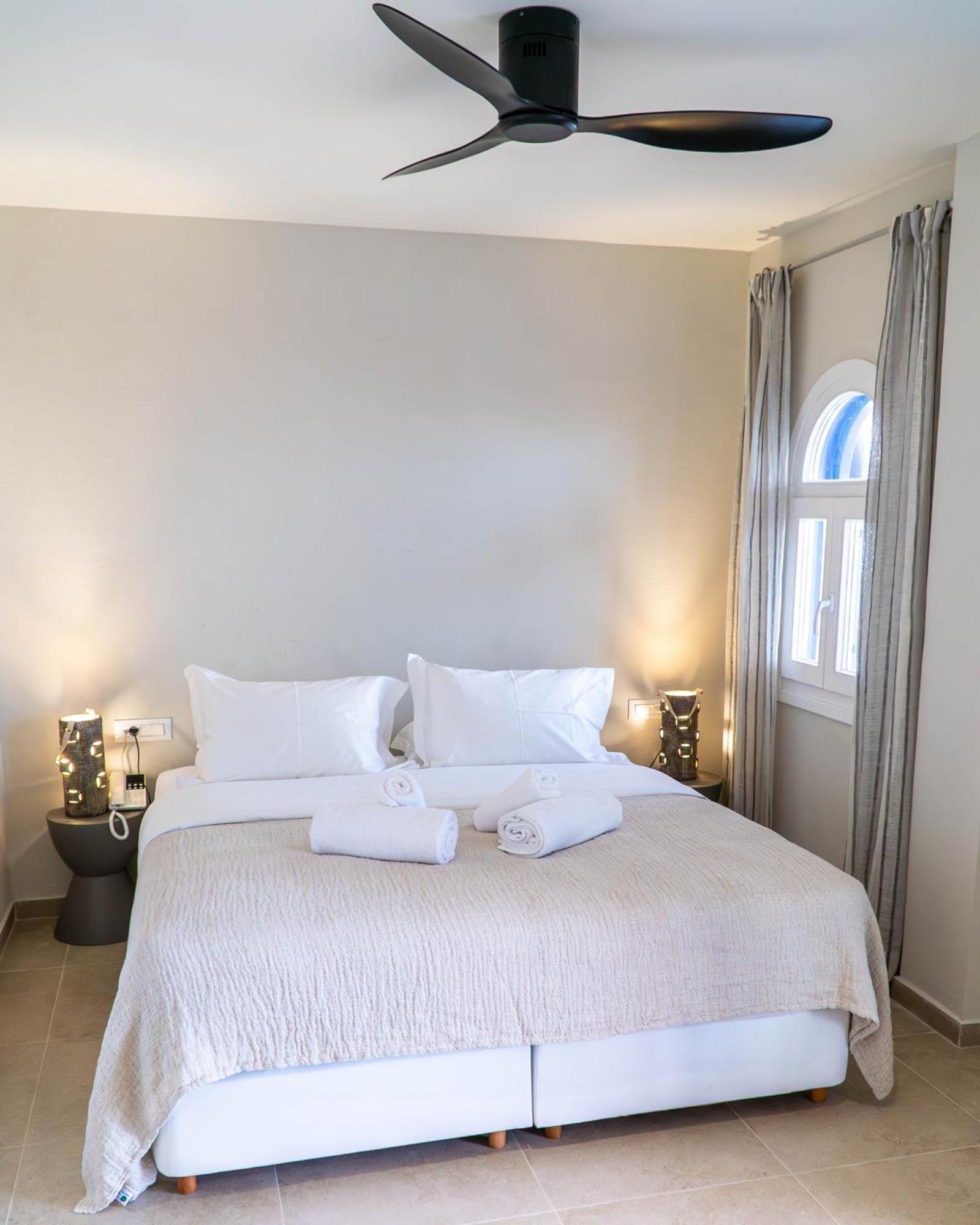 The Noverian Bios Santorini Boutique Hotel Fira  Chambre photo